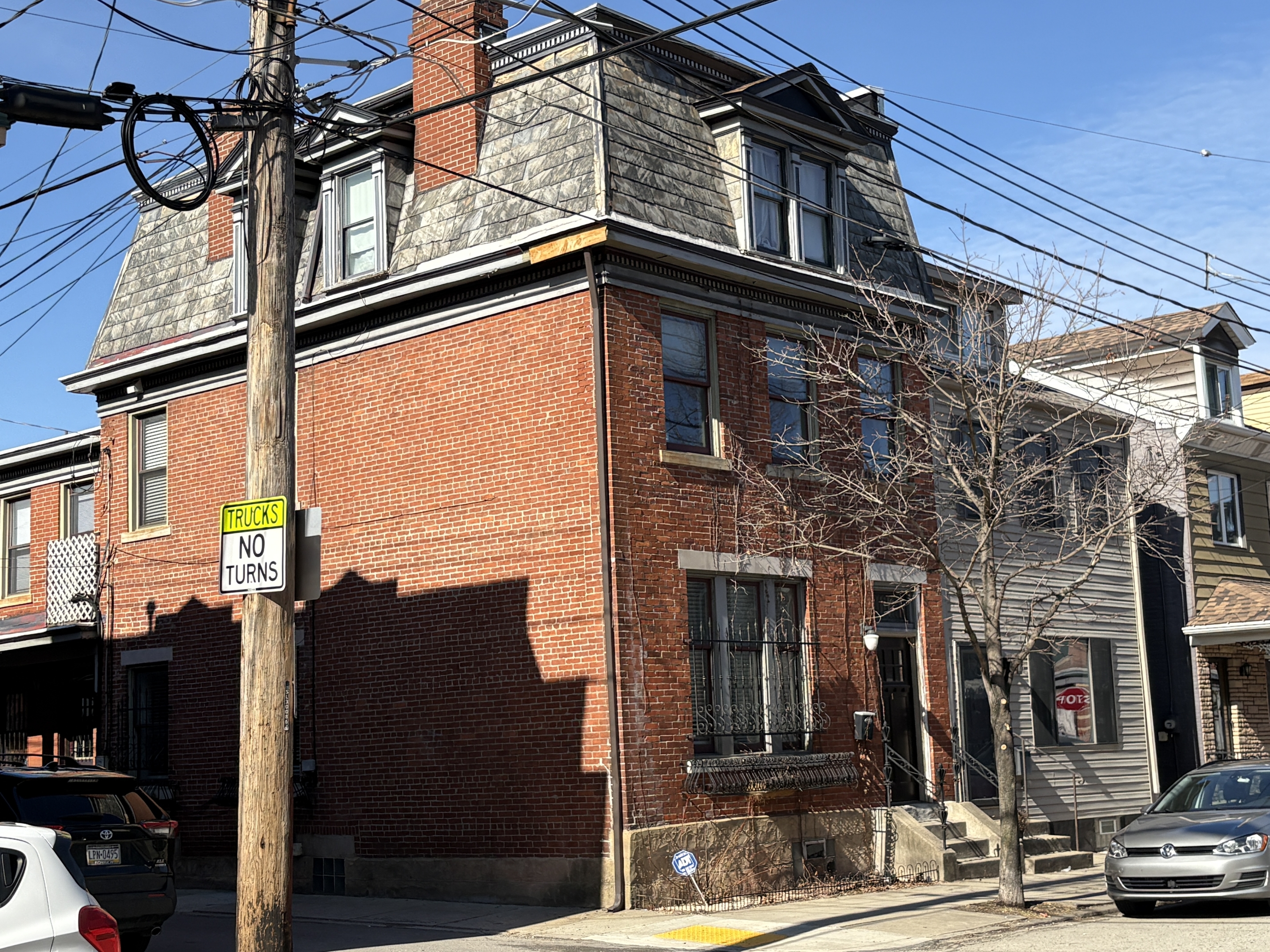 76 S 19th St